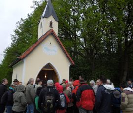 AVE_Dritte_Grenzsteinwanderung_27-04-2014_Bild__02