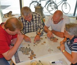 AVE_Scherbenwaschen_Museum_Erding_06-2014_Bild__013